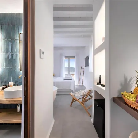 Legendary 4* Mykonos Town